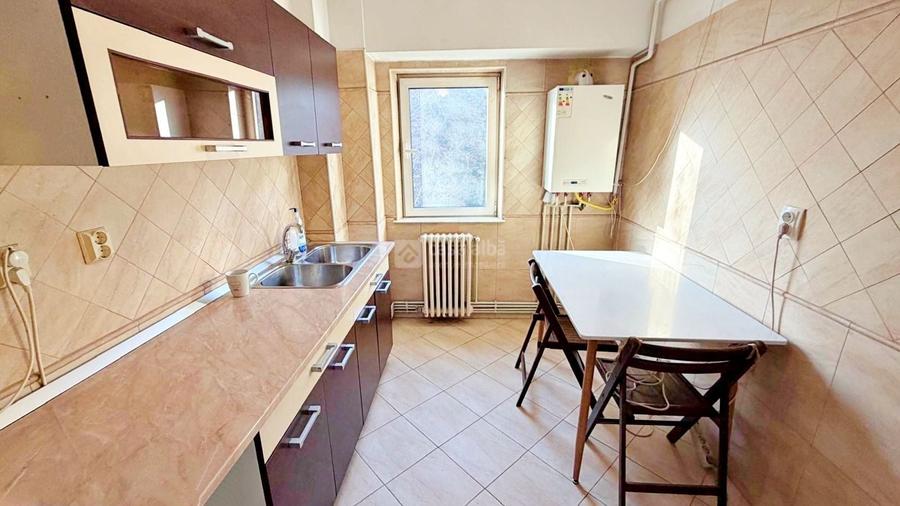 Apartament cu 2 camere decomandat, mobilat în Central
