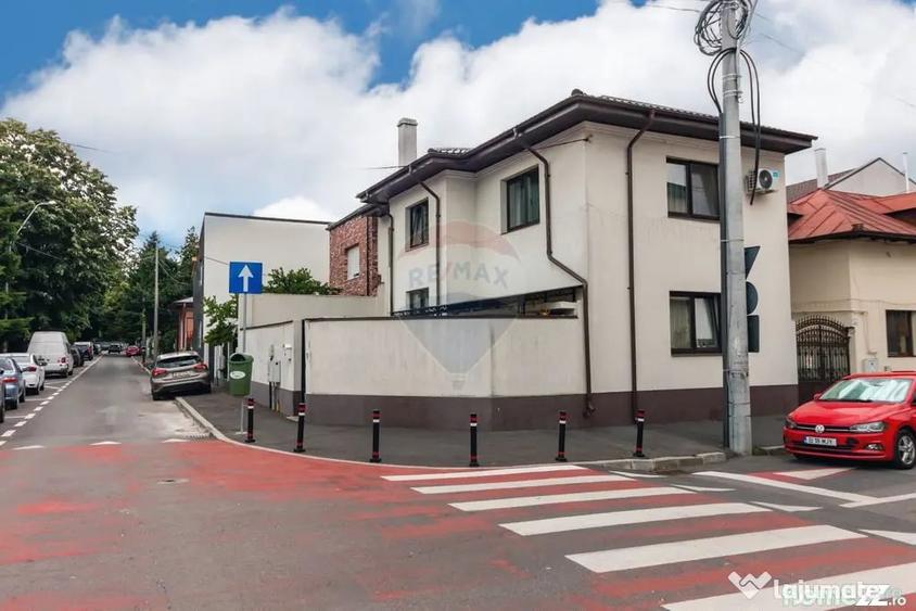 Casă cu 5 camere cu Teren 132 Mp în Domenii
