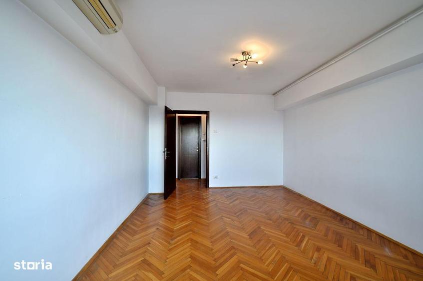 Apartament cu 4 camere semidecomandat, mobilat în Unirii