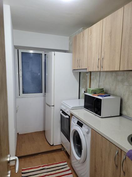 Apartament cu 2 camere semidecomandat în Brâncoveanu