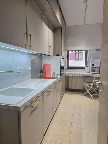 Apartament cu 3 camere decomandat în Politehnica