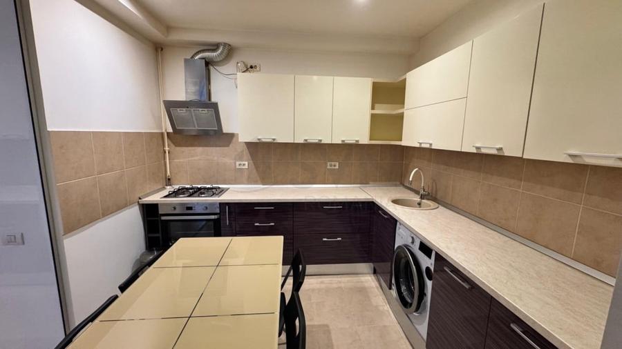 Apartament cu 3 camere decomandat în Pipera