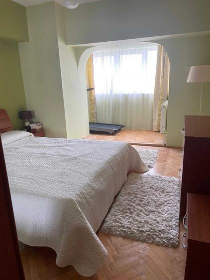 Apartament cu 4 camere decomandat, mobilat în Ștefan cel Mare