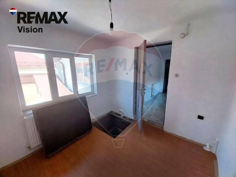 Casă individuală cu 4 camere cu Teren 284 Mp în Brestei