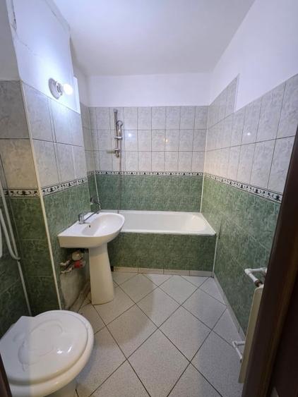 De vanzare 3 camere la Doamna Ghica, bloc reabilitat, decomandat - 19