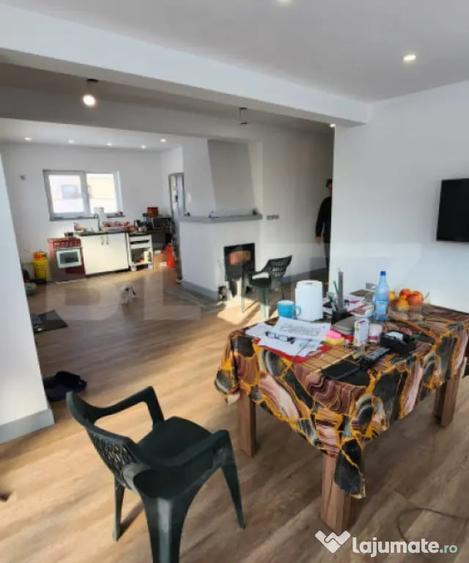 Casă cu 4 camere cu Teren 1800 Mp în Central