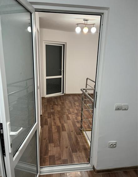Casă cu 5 camere cu Teren 300 Mp în Rahova