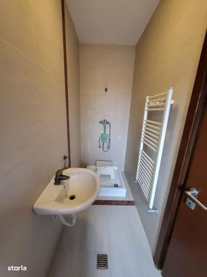 Casă cu 4 camere cu Teren 200 Mp în Tunari