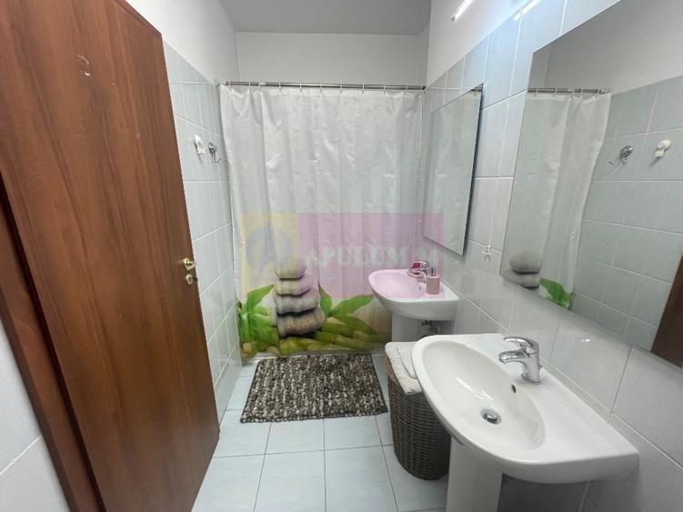 Apartament cu 3 camere decomandat, mobilat în Titan