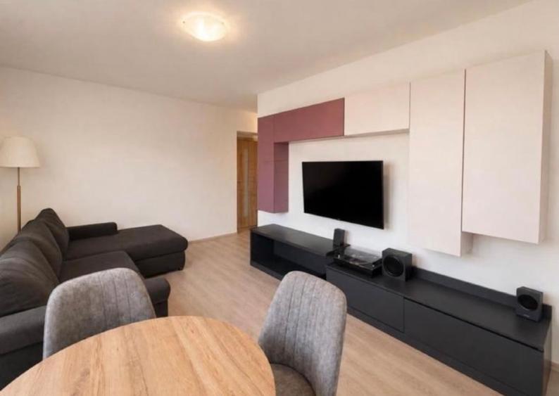 Apartament cu 3 camere decomandat, mobilat în Bucureștii Noi