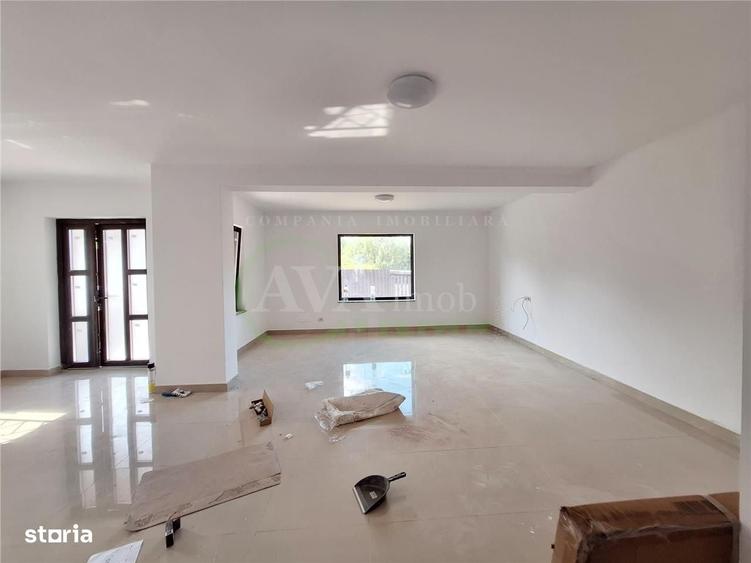 Casă cu 4 camere în Central
