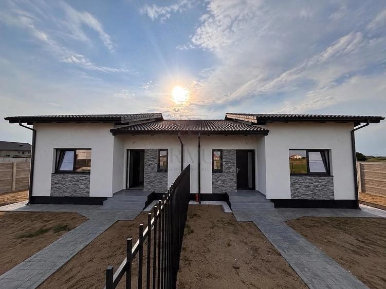 Casă cu Teren 375 Mp în Moșnița Nouă