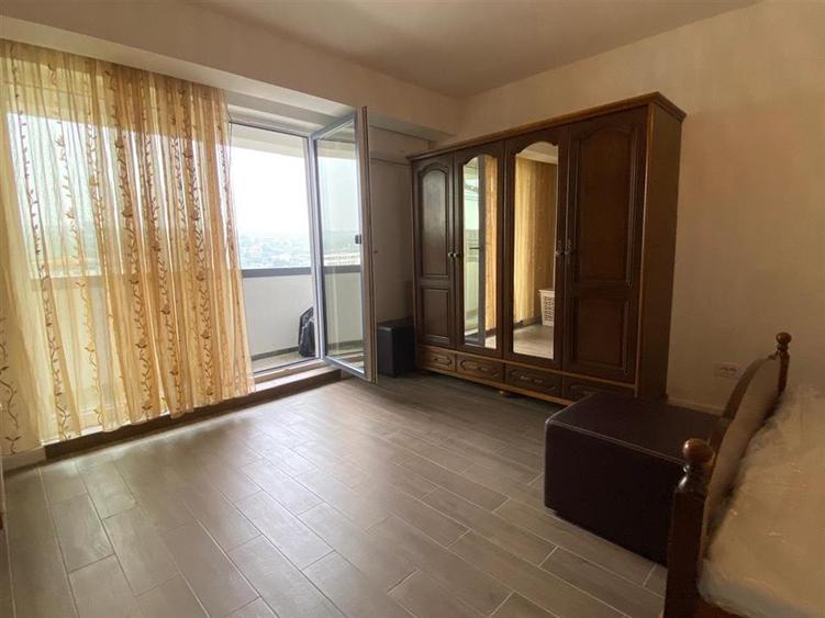 Garsonieră decomandată în Vișani