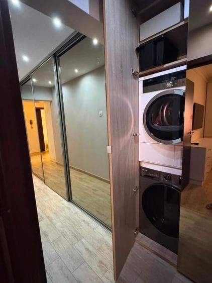 Apartament cu 3 camere decomandat, mobilat în Titan