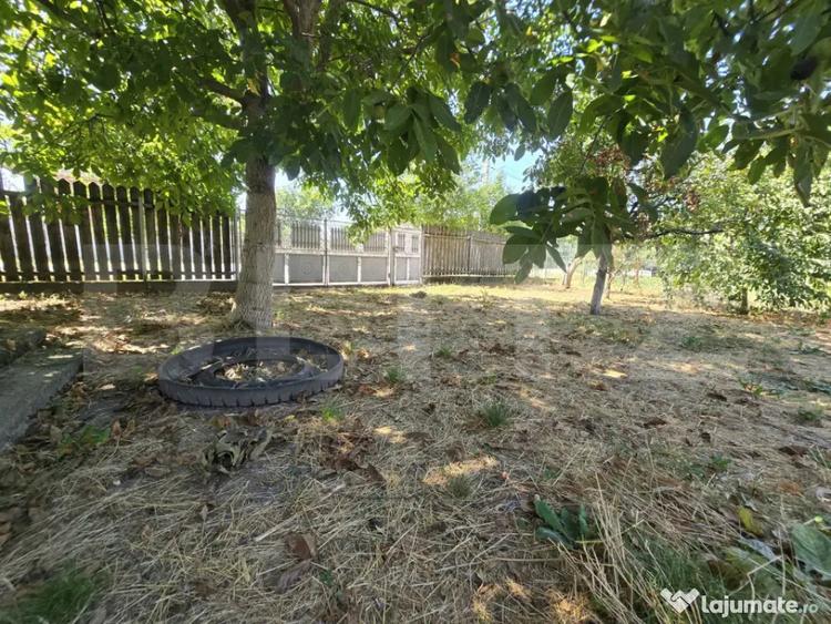 Casă cu 5 camere cu Teren 1459 Mp în Produlești