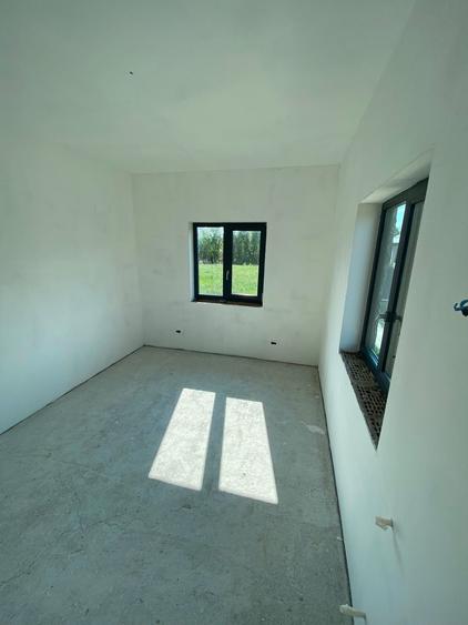 Casă cu 3 camere în Săucești