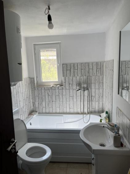 Casă cu 3 camere în Bălilești
