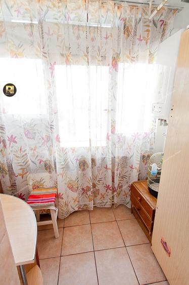 Apartament cu 3 camere decomandat în Micro 16