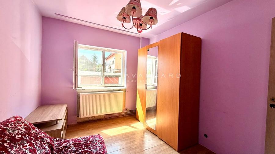 Apartament cu 3 camere decomandat, mobilat în Între Lacuri