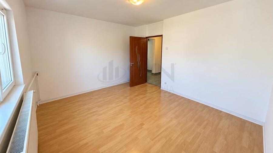 Apartament cu 2 camere decomandat în Tei
