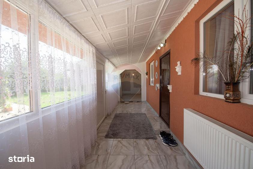 Casă cu 3 camere cu Teren 611 Mp în Adunații-Copăceni