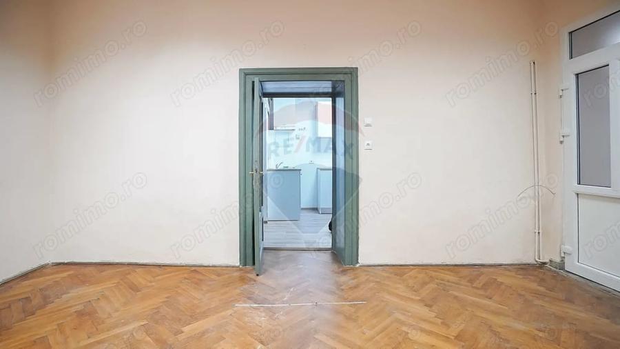 Apartament cu 2 camere semidecomandat, mobilat în Centrul Istoric