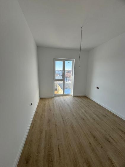 Duplex cu 4 camere cu Canalizare în Moșnița Nouă