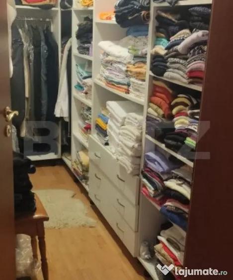 Casă cu 7 camere cu Teren 602 Mp în Nufărul