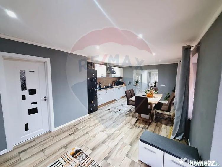 Casă cu 3 camere cu Teren 1262 Mp în Hidiș