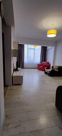 Apartament cu 2 camere semidecomandat în Fundeni