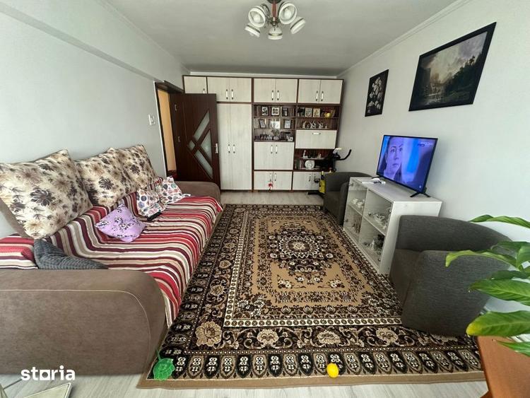 Apartament cu 3 camere decomandat, mobilat în Central