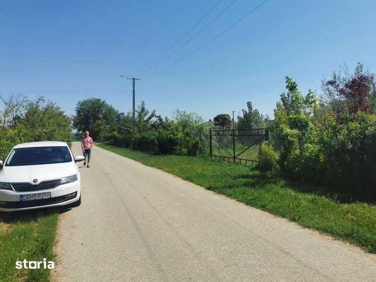 Teren de 1400 mp, în Central