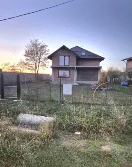 Casă cu 4 camere în Varlaam