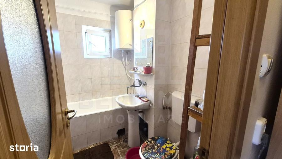 Apartament cu 3 camere decomandat în Calea București