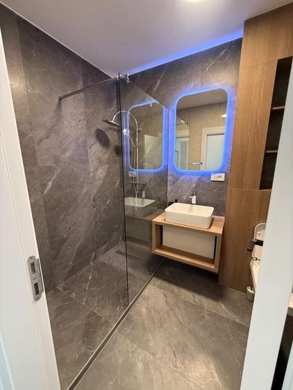 Apartament cu 2 camere semidecomandat în Vulturu