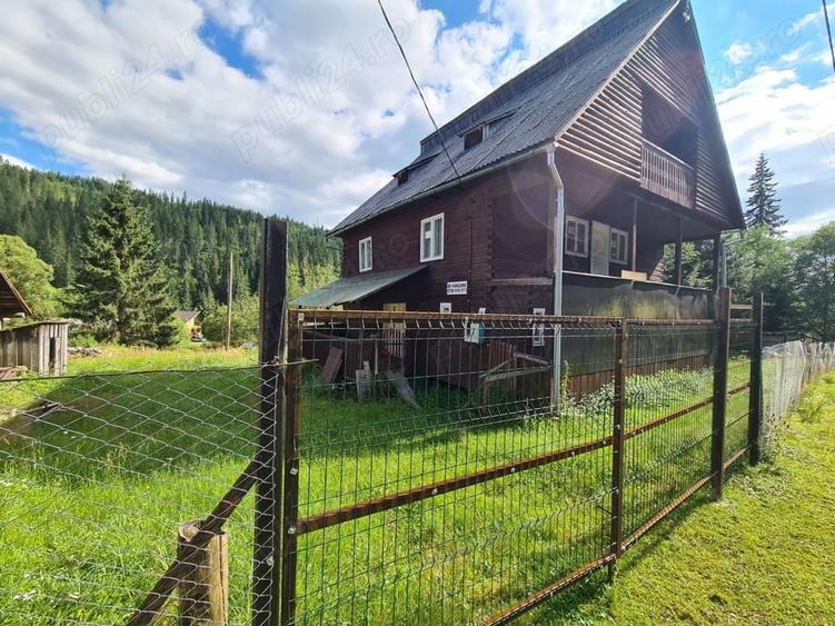 Casă cu Teren 2543 Mp în Poiana Horea