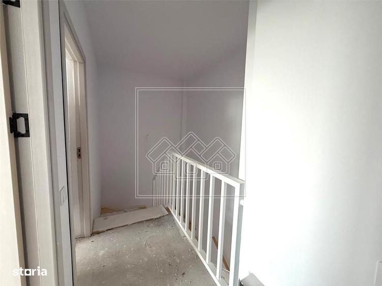 Apartament cu 4 camere în Turnișor