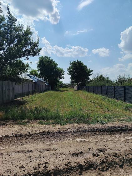 Teren de 4300 mp, în Cudalbi