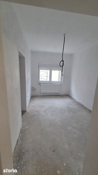 Casă cu Teren 600 Mp în Central