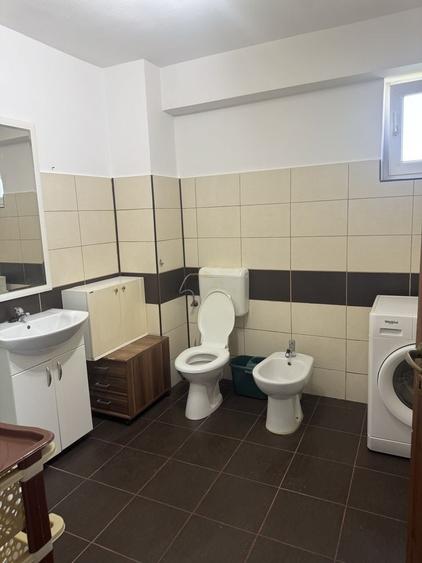 Apartament cu 3 camere decomandat în IAR