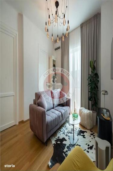Apartament cu 4 camere decomandat în Centrul Istoric