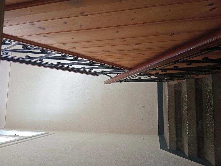 Casă cu 6 camere cu Teren 805 Mp în Central