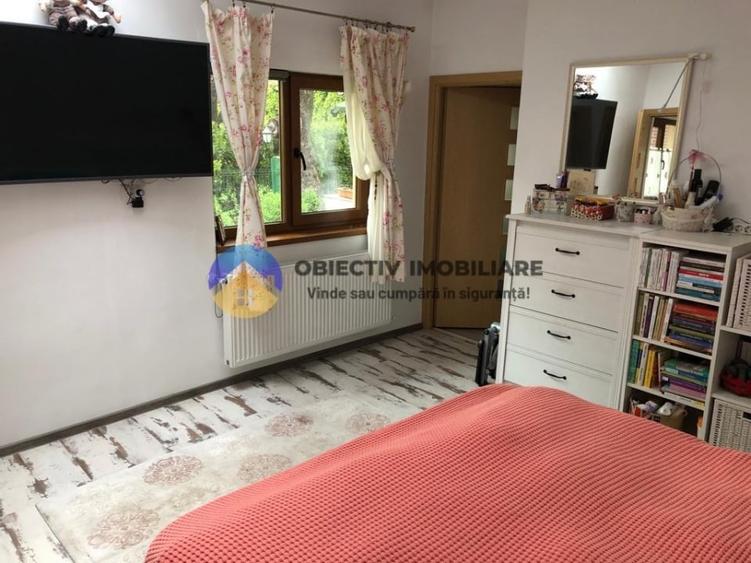 Casă cu 3 camere cu Canalizare în Central