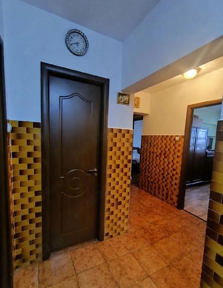 Apartament cu 3 camere decomandat, mobilat în Drumul Taberei