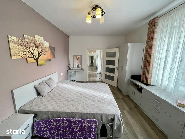 Casă cu 5 camere cu Teren 1593 Mp în Șinca