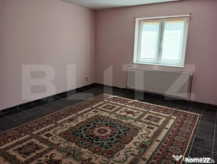 Apartament cu 3 camere decomandat în Cetate