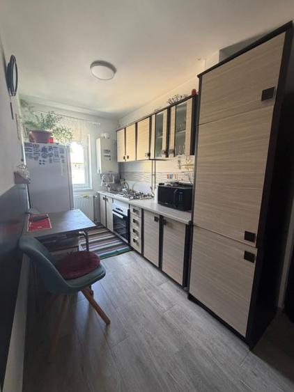 Apartament cu 2 camere semidecomandat, mobilat în Central