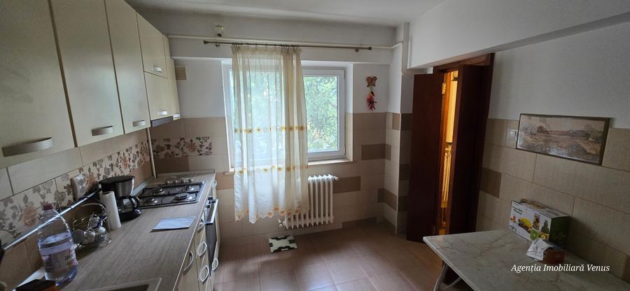 Apartament cu 4 camere în Central