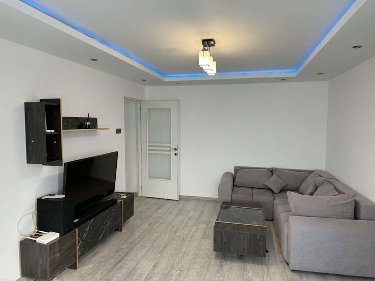 Apartament cu 2 camere semidecomandat în Craiovița Nouă
