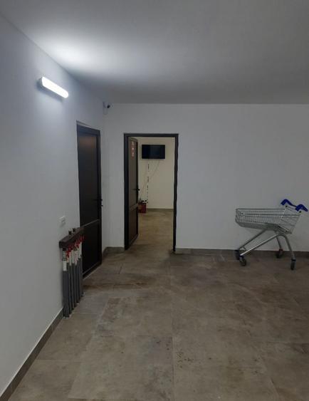 Spațiu comercial, de 300 mp, în Vadu Moldovei